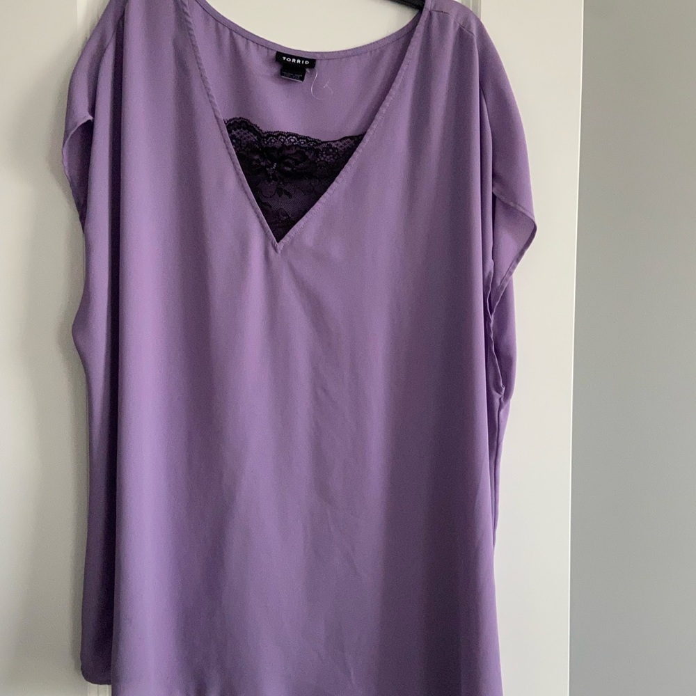 Purple shirt sleeve dress top with black lace accent